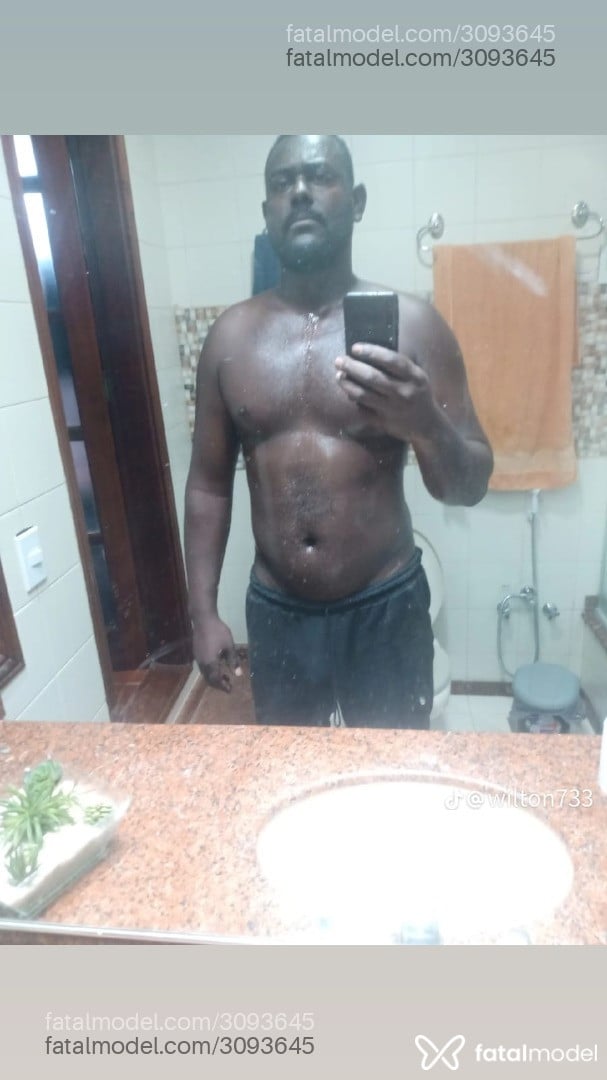 Acompanhante homem morena (o) de olhos pretos em Volta Redonda - Wesley
