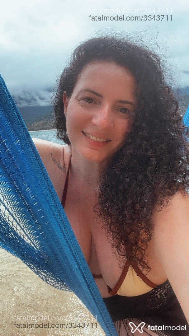 Acompanhante mulher com cabelo castanho de olhos castanhos - Luna Nandes