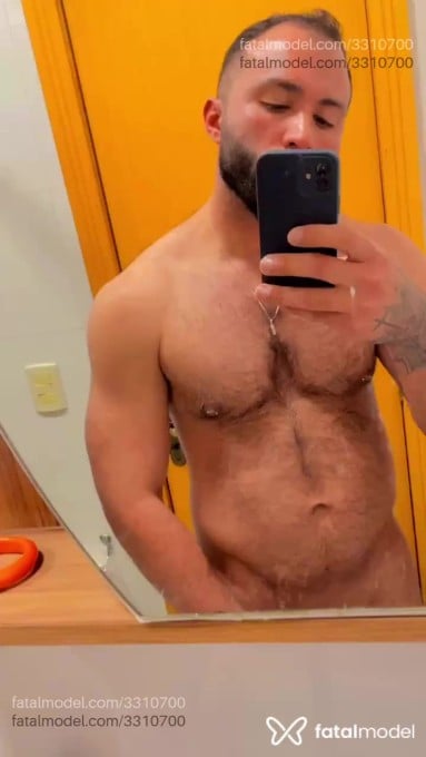 Acompanhante homem com cabelo castanho de olhos pretos em Passo Fundo - Gustavo Foiser