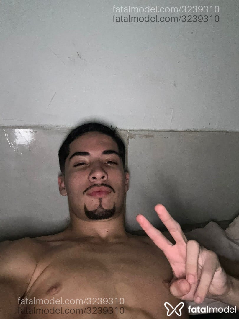 Acompanhante homem morena (o) de olhos castanhos em Rio de Janeiro - Zanett