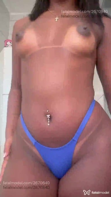 Acompanhante mulher morena (o) de olhos pretos em Praia Grande - Bia