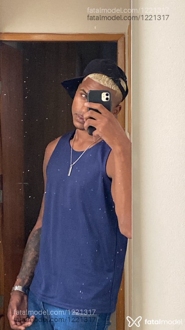 Acompanhante homem morena (o) de olhos verdes em Londrina - Dualtter