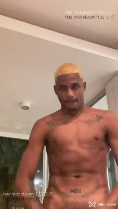 Acompanhante homem morena (o) de olhos verdes em Londrina - Dualtter