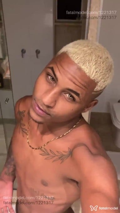 Acompanhante homem morena (o) de olhos verdes em Londrina - Dualtter