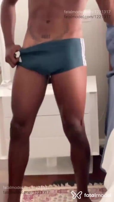 Acompanhante homem morena (o) de olhos verdes em Londrina - Dualtter