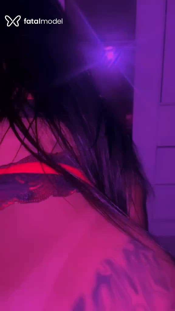 Acompanhante mulher morena (o) de olhos pretos - Anny Acompanhante mulher morena (o) de olhos pretos - Anny