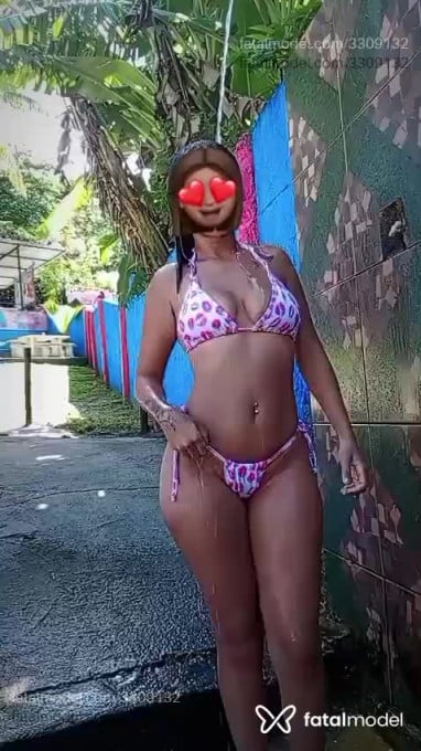 Acompanhante mulher com cabelo castanho de olhos castanhos em Virtual - Meninamá