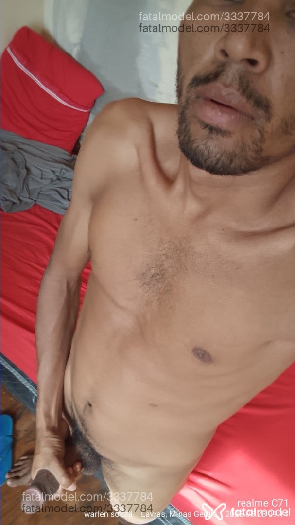 Acompanhante homem morena (o) de olhos castanhos em Oliveira Acompanhante homem morena (o) de olhos castanhos em Oliveira - Chalin