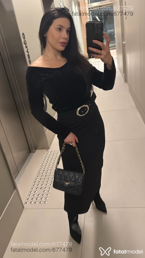 Acompanhante mulher com cabelo castanho de olhos azuis - Luana Bonatto Acompanhante mulher com cabelo castanho de olhos azuis - Luana Bonatto