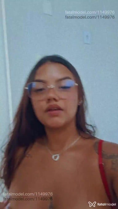 Acompanhante mulher com cabelo castanho de olhos castanhos em Macaé - Joice