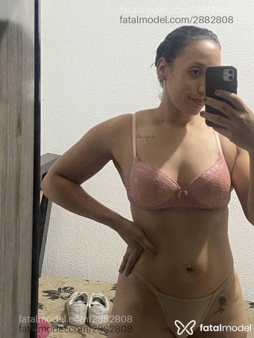 Acompanhante mulher morena (o) de olhos castanhos - Brenda