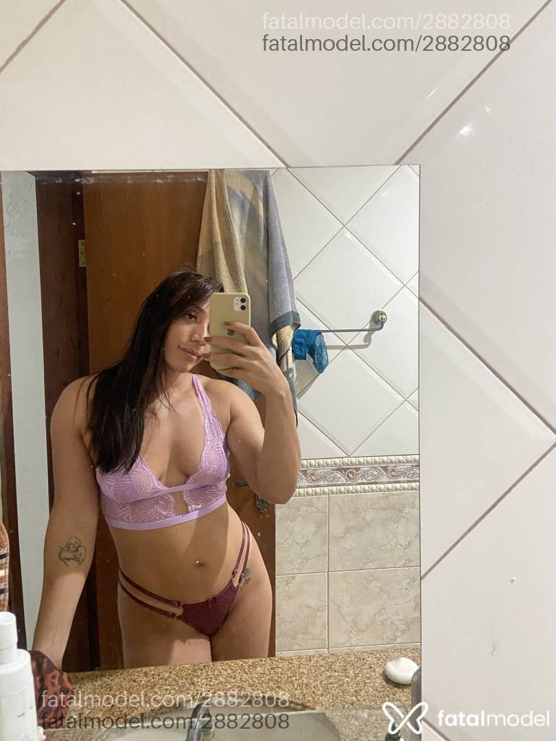 Acompanhante mulher morena (o) de olhos castanhos - Brenda