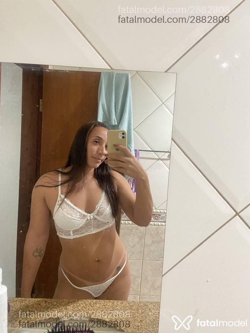 Acompanhante mulher morena (o) de olhos castanhos - Juliana