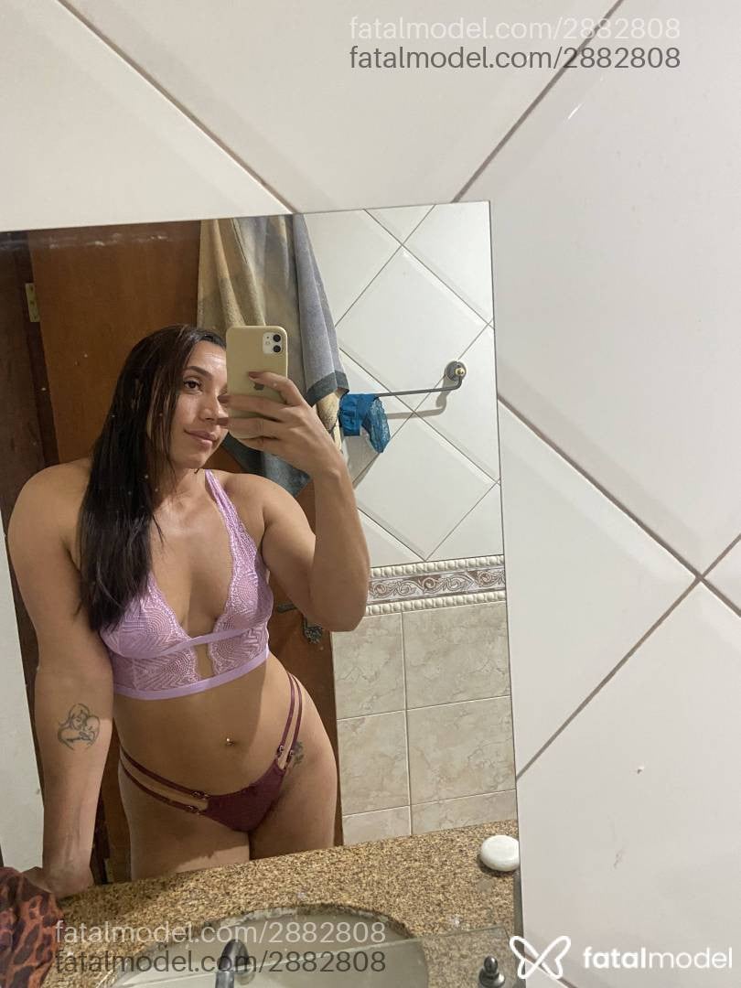 Acompanhante mulher morena (o) de olhos castanhos - Brenda