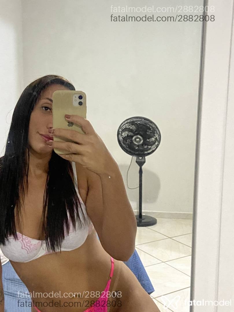 Acompanhante mulher morena (o) de olhos castanhos - Brenda