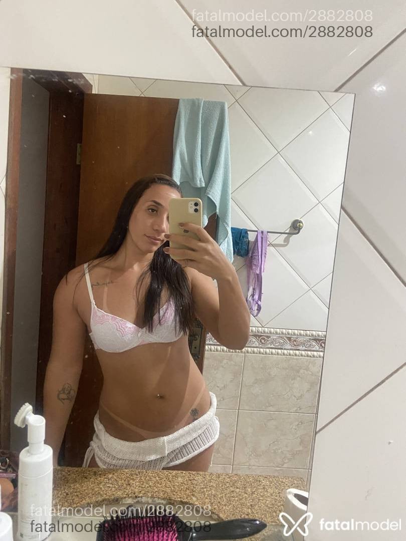 Acompanhante mulher morena (o) de olhos castanhos - Brenda