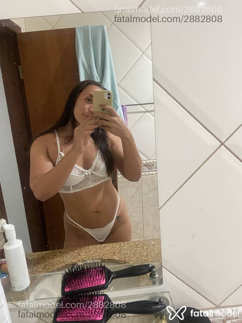 Acompanhante mulher morena (o) de olhos castanhos - Brenda