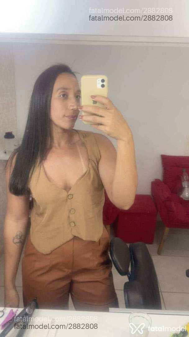Acompanhante mulher morena (o) de olhos castanhos - Brenda