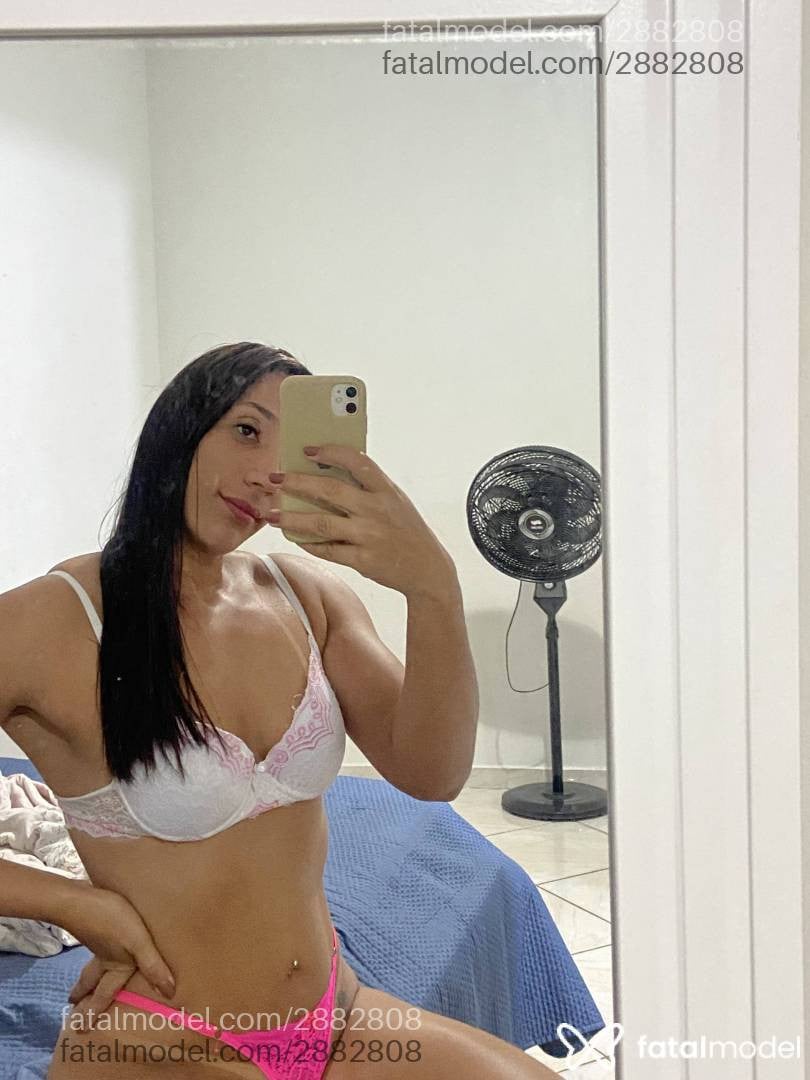 Acompanhante mulher morena (o) de olhos castanhos - Brenda