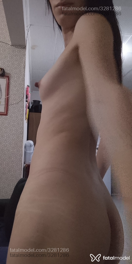 Acompanhante mulher trans com cabelo castanho de olhos mel - Luna