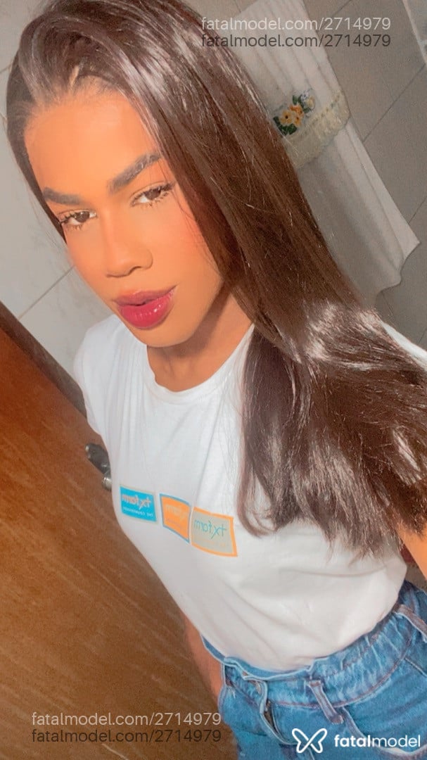 Acompanhante mulher trans morena (o) de olhos castanhos em Jataí Acompanhante mulher trans morena (o) de olhos castanhos em Jataí - Gisele