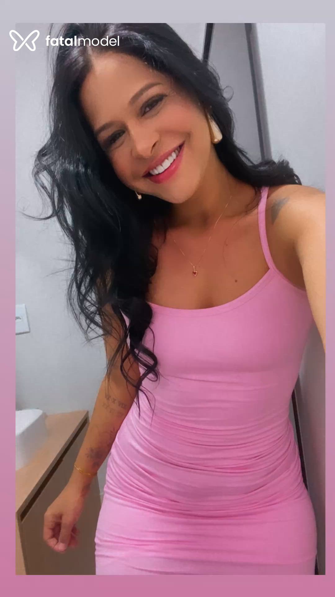 Acompanhante mulher morena (o) de olhos castanhos - Raissa