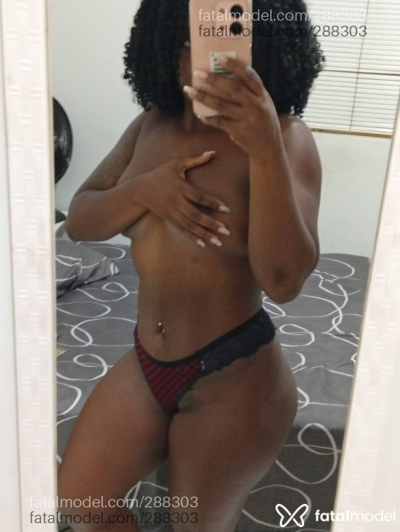 Acompanhante mulher com cabelo castanho de olhos pretos - Hyara bonbon