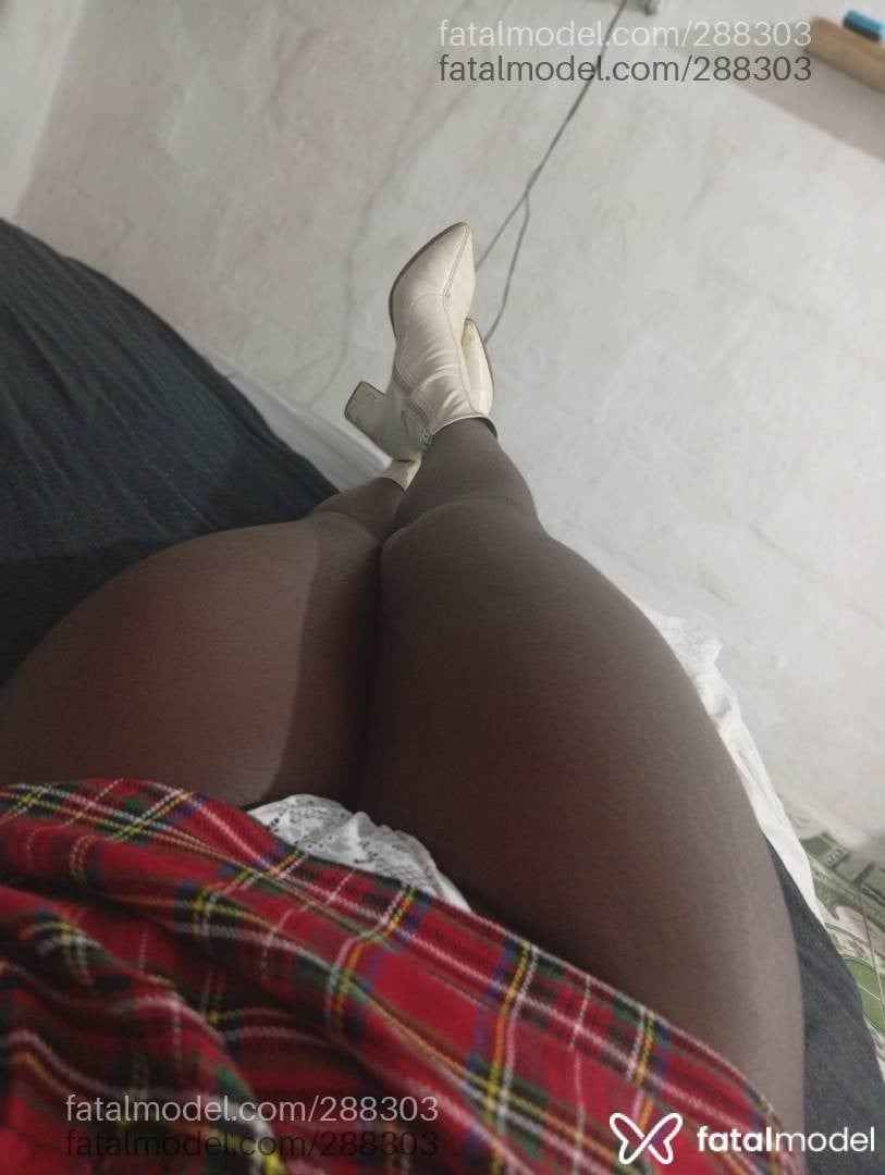 Acompanhante mulher com cabelo castanho de olhos pretos - Hyara bonbon