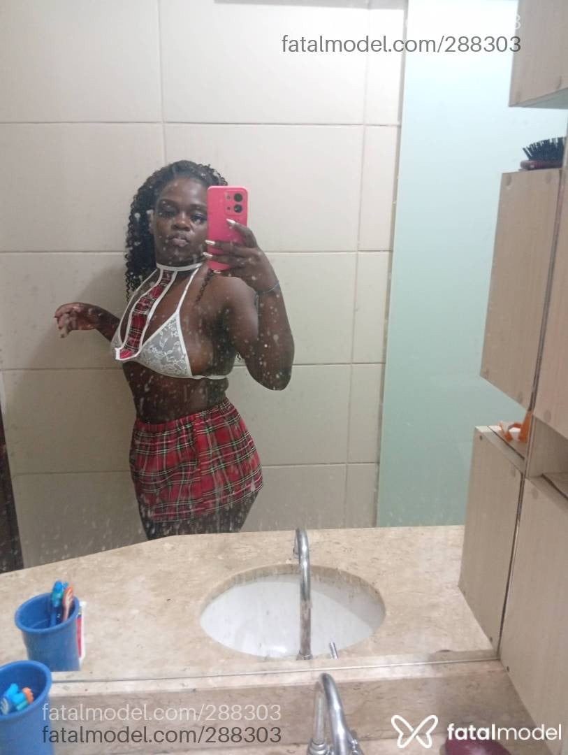 Acompanhante mulher com cabelo castanho de olhos pretos - Hyara bonbon