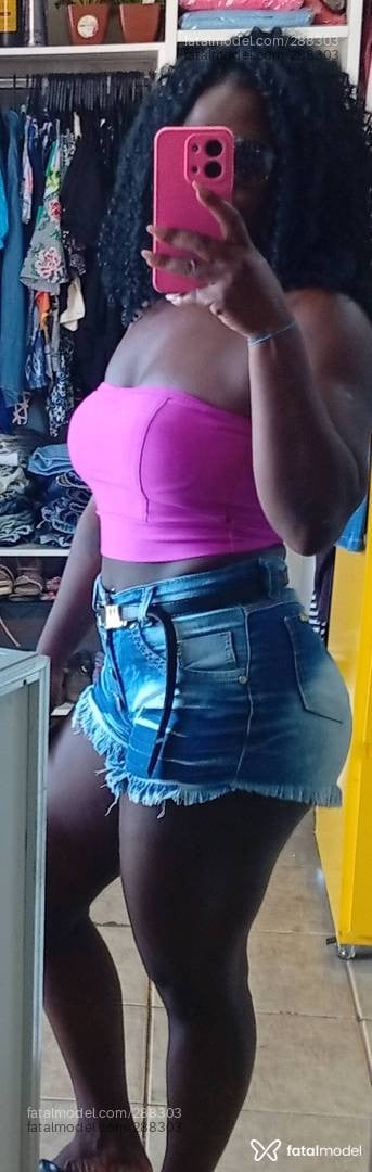 Acompanhante mulher com cabelo castanho de olhos pretos - Hyara bonbon