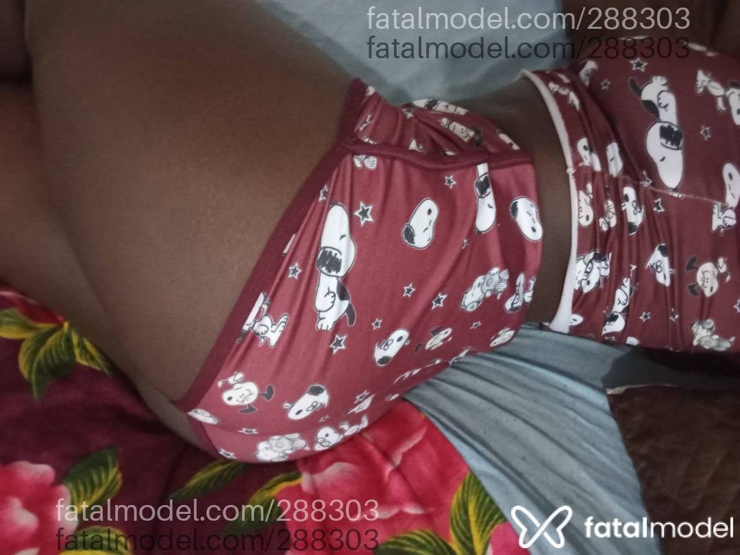 Acompanhante mulher com cabelo castanho de olhos pretos - Hyara bonbon