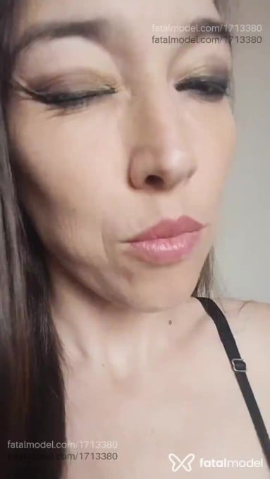 Acompanhante mulher loira (o) de olhos castanhos em Virtual - Kelly Bela Enferm