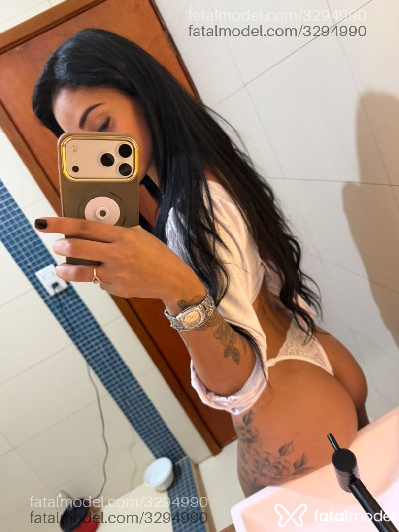 Acompanhante mulher morena (o) de olhos pretos - Kelly Acompanhante mulher morena (o) de olhos pretos - Kelly