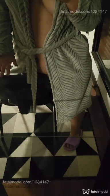 Acompanhante mulher com cabelo castanho de olhos castanhos - Marina Martínez Acompanhante mulher com cabelo castanho de olhos castanhos - Marina Martínez