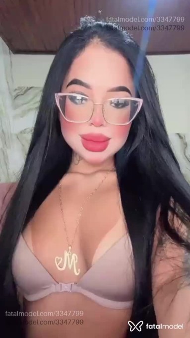 Acompanhante mulher morena (o) de olhos castanhos em Virtual Acompanhante mulher morena (o) de olhos castanhos em Virtual - Melissa morena