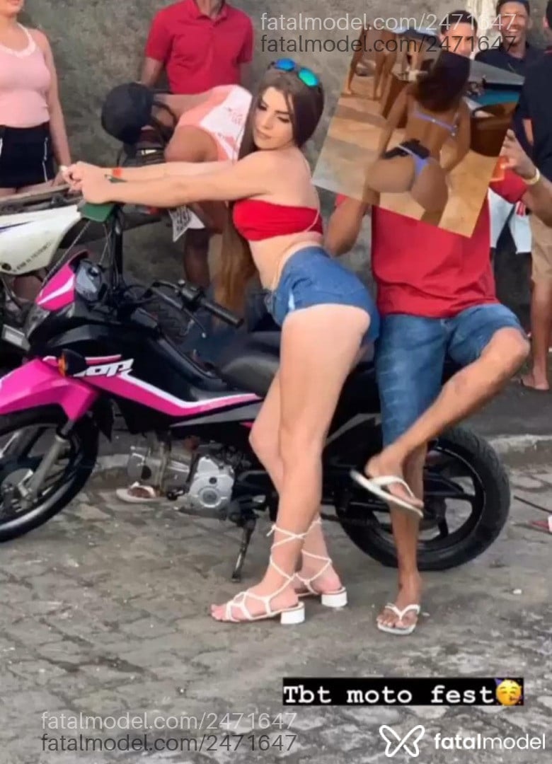 Acompanhante mulher trans com cabelo castanho de olhos verdes em Virtual - Luanny Moura