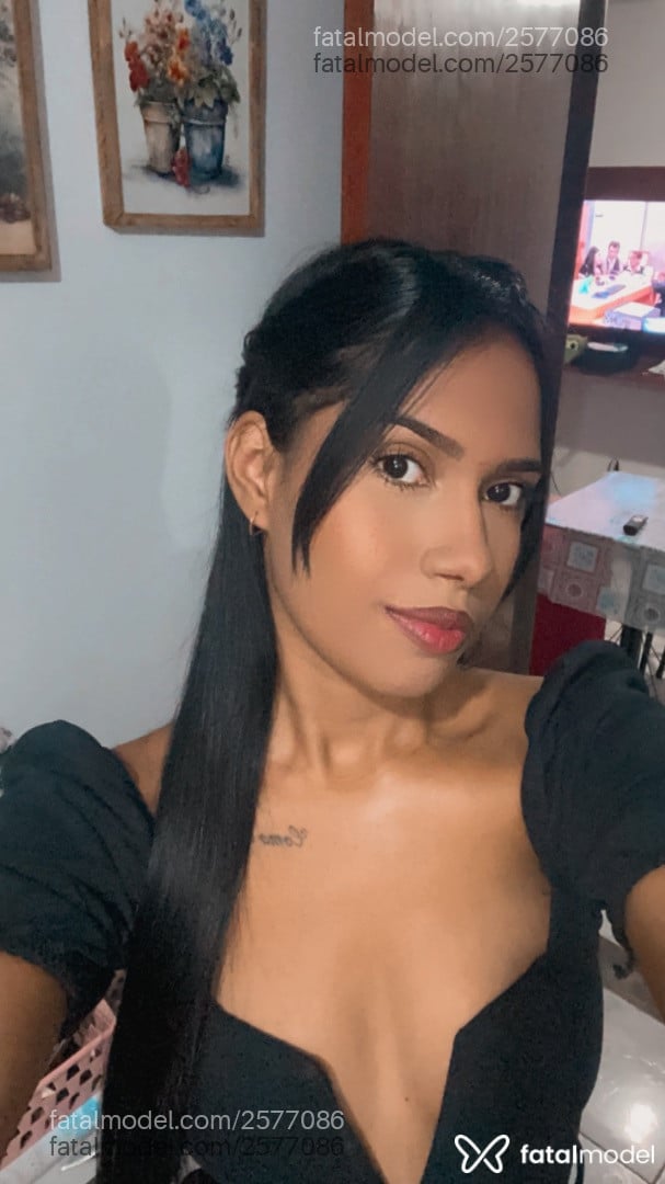 Acompanhante mulher morena (o) de olhos pretos em Goiânia - Polly