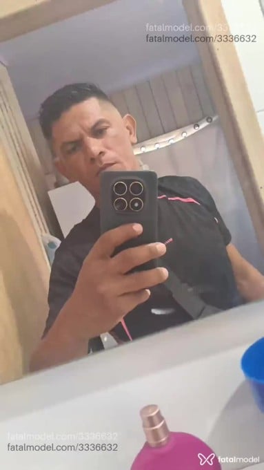 Acompanhante homem morena (o) de olhos cinza - Hogro Paraibano Acompanhante homem morena (o) de olhos cinza - Hogro Paraibano