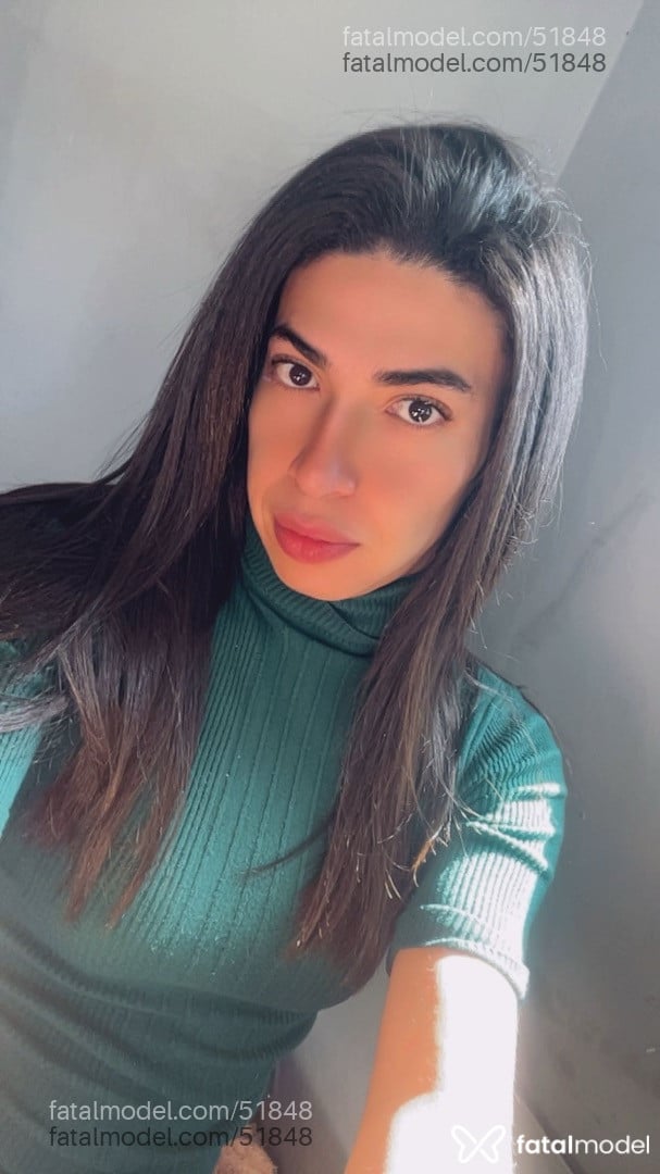 Acompanhante mulher trans com cabelo castanho de olhos castanhos em Curitiba - Stella Duarte