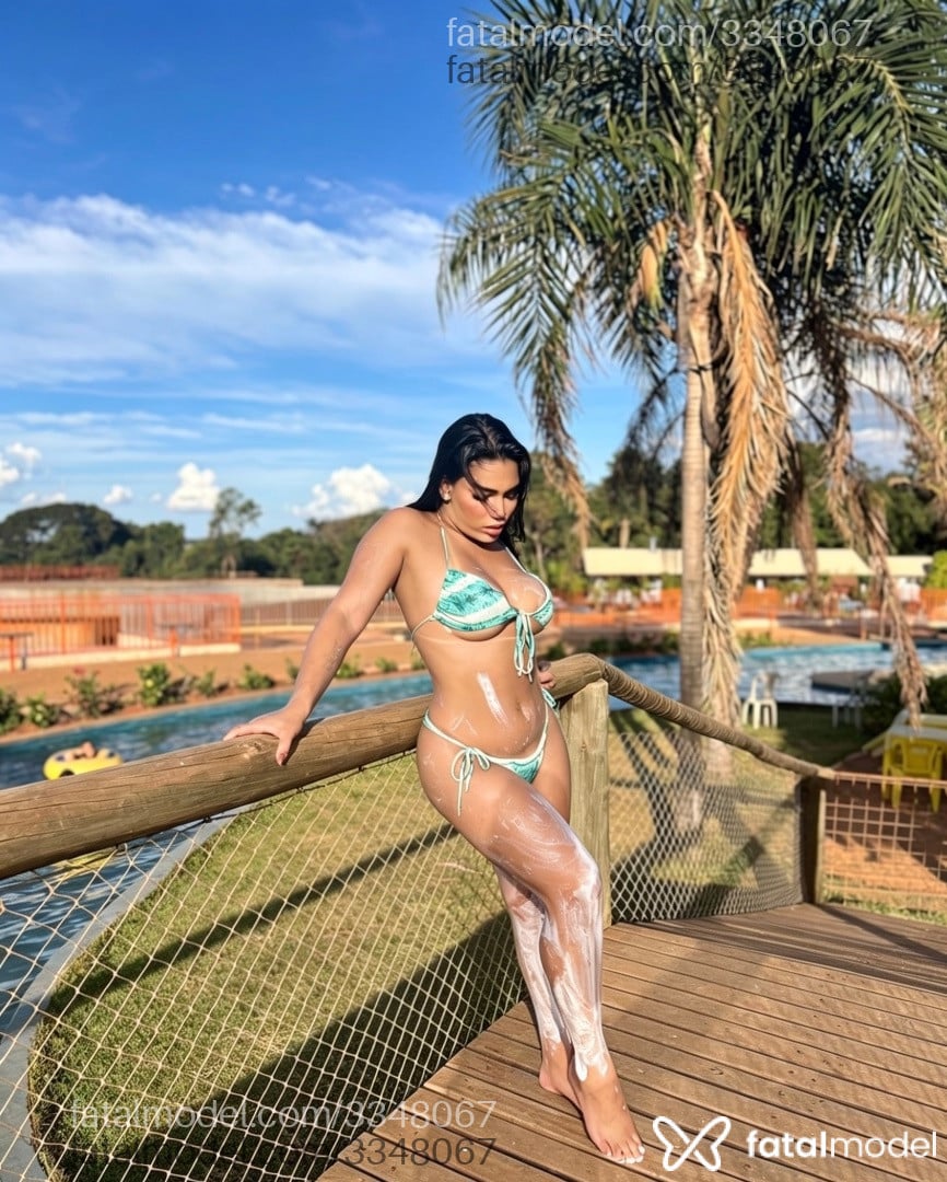 Acompanhante mulher trans morena (o) de olhos castanhos - Bela Belatrix