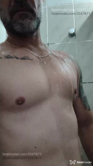 Acompanhante homem com cabelo grisalho de olhos castanhos - Casanova Acompanhante homem com cabelo grisalho de olhos castanhos - Casanova