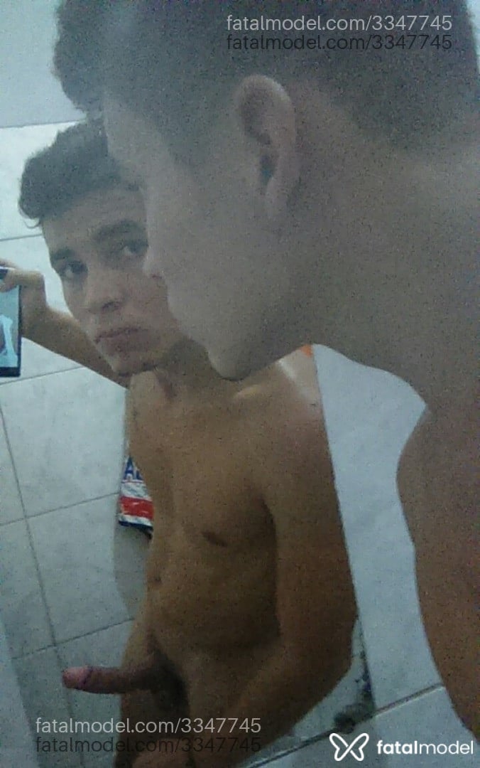 Acompanhante homem morena (o) de olhos castanhos em Nobres - Lukaz