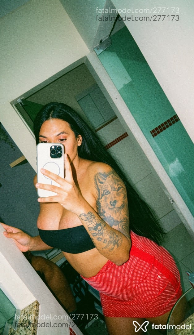 Acompanhante travesti morena (o) de olhos castanhos em Caldas Novas - Sabrina