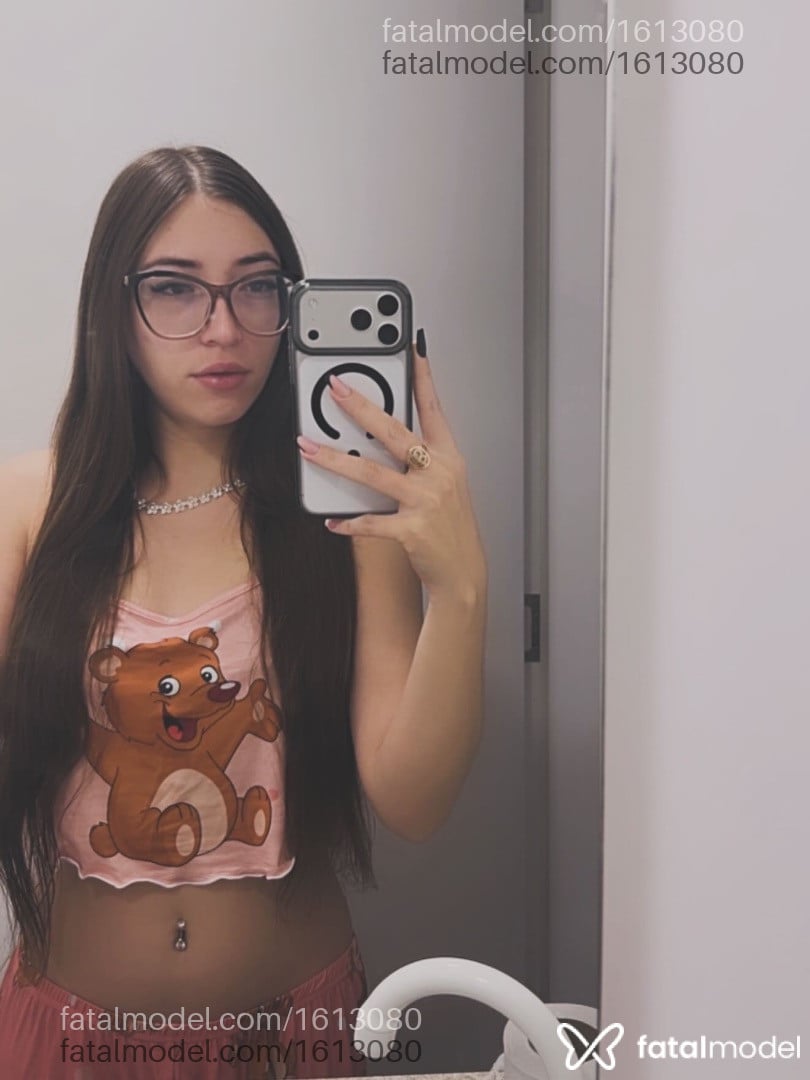 Acompanhante mulher com cabelo castanho de olhos castanhos - Bruna Lorraine Acompanhante mulher com cabelo castanho de olhos castanhos - Bruna Lorraine