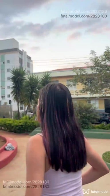 Acompanhante mulher com cabelo colorido de olhos mel em Belo Horizonte - Stella Lins