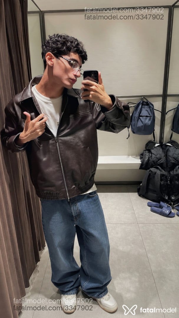 Acompanhante homem morena (o) de olhos castanhos em Virtual - Matheus