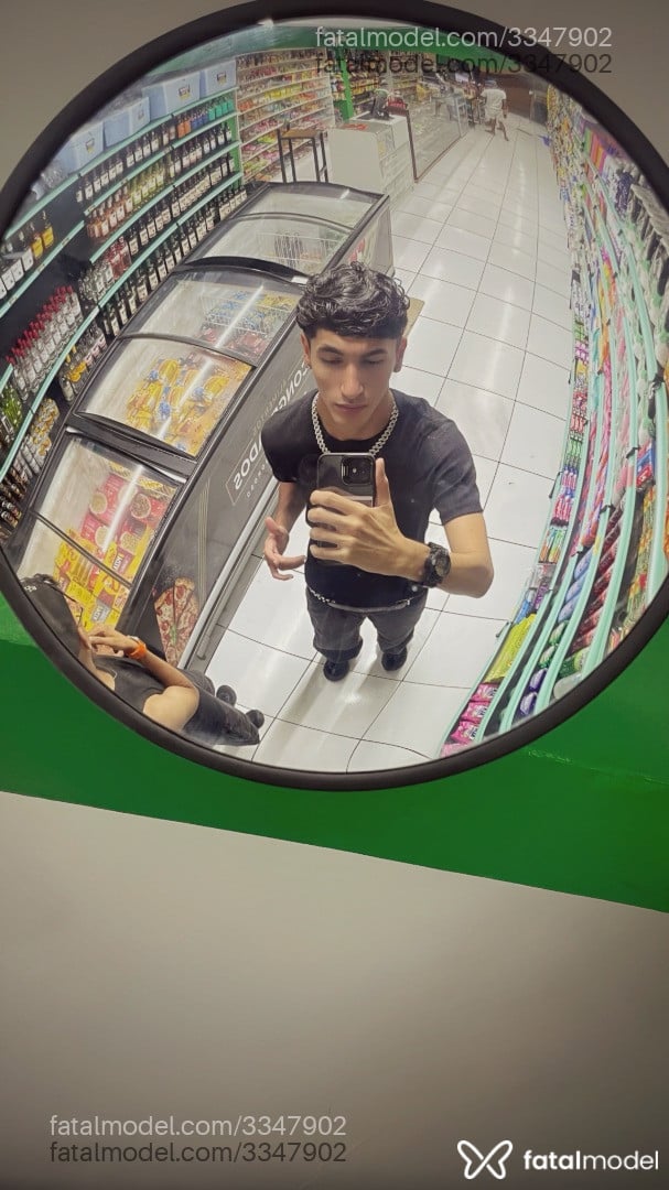 Acompanhante homem morena (o) de olhos castanhos em Virtual - Matheus