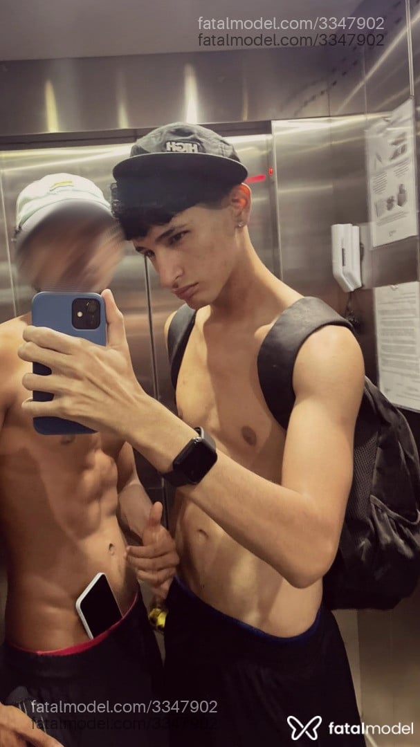 Acompanhante homem morena (o) de olhos castanhos em Virtual - Matheus