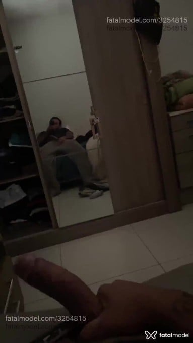 Acompanhante homem com cabelo castanho de olhos castanhos - Adriangb Acompanhante homem com cabelo castanho de olhos castanhos - Adriangb