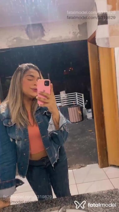 Acompanhante mulher trans loira (o) de olhos pretos em Arapongas - Julia